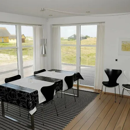 Three-bedroom Holiday In 40 Ferienhaus