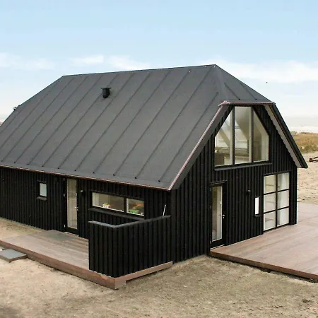 Three-bedroom Holiday In 40 Ferienhaus